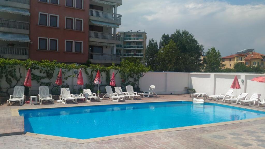 Alba Family Club Hotel Primorsko Exterior photo